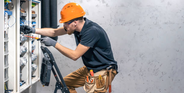 Best Local Electrician Companies  in Salina, KS